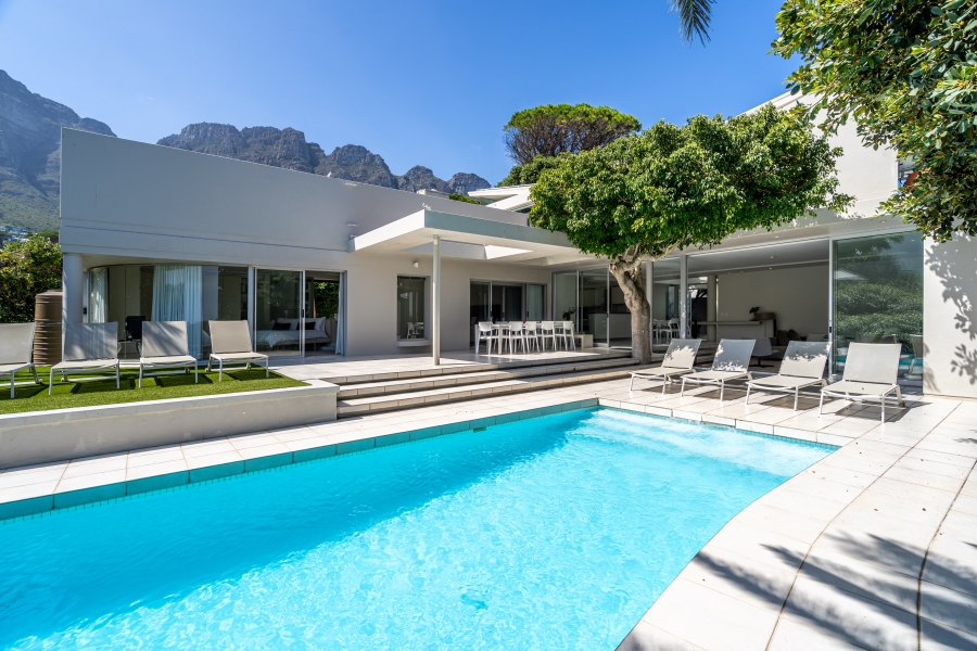 8 Bedroom Property for Sale in Camps Bay Western Cape